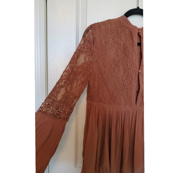 High Neck Lace Blouse - Picture 4 of 6